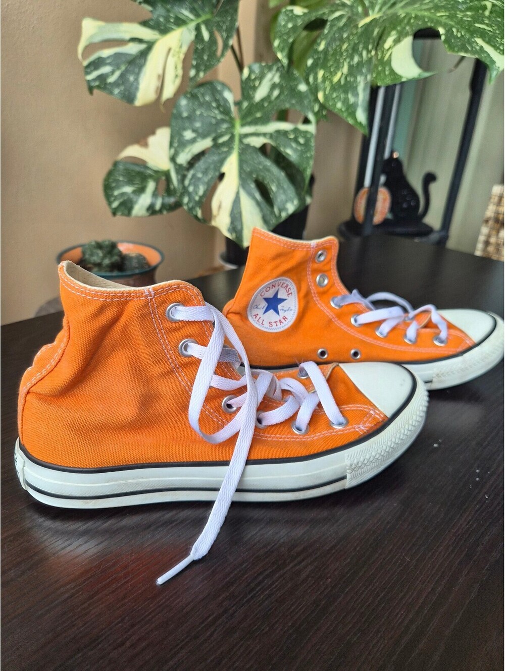 Rare Converse Chuck Taylor All Star Orange High Top Sneakers Women’s 7 Men’s 5